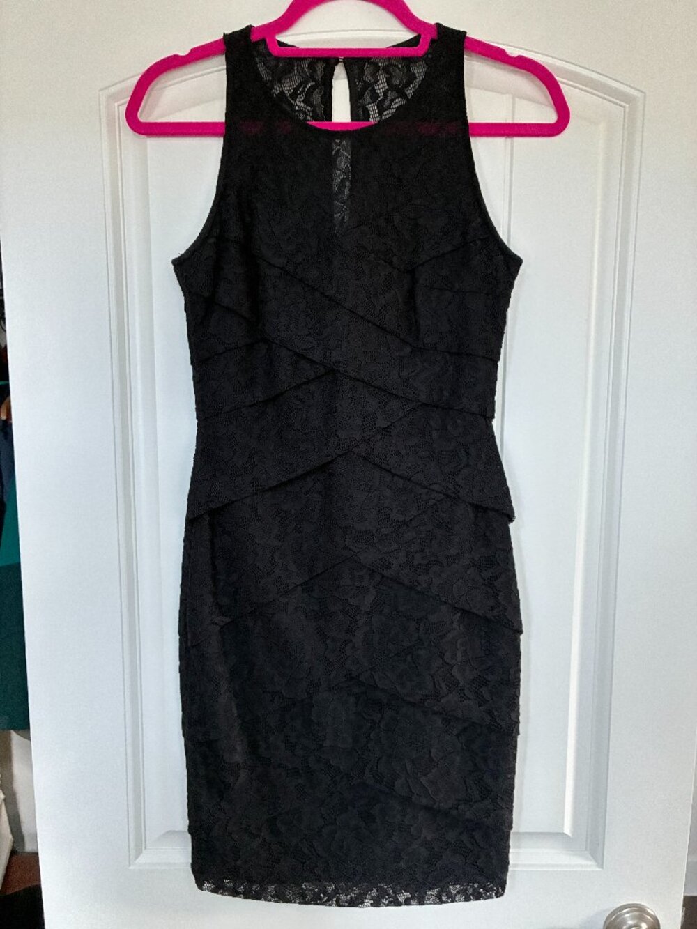 White House Black Market Instantly Slimming Lace Dress Size 2 Black LBD